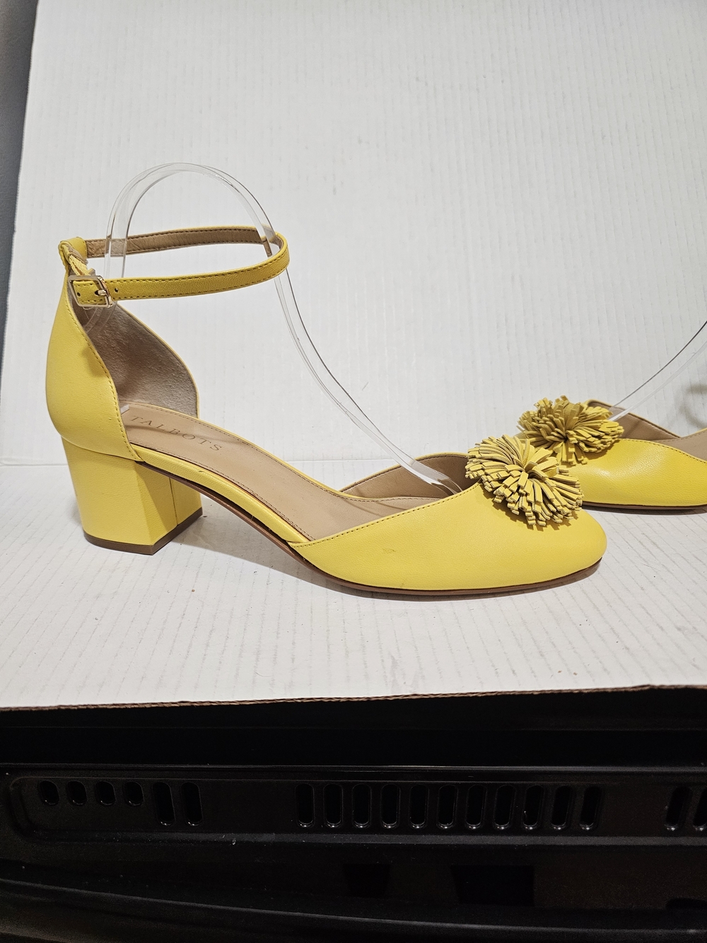 Talbots Lemon Yellow Ankle Strap Pompom Detail Leather Heels Sz 9 1/2 Retro